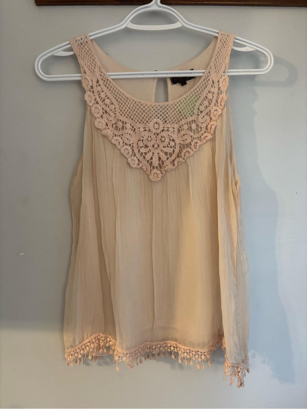Lace-Trim Sleeveless Camisole in Light Blush